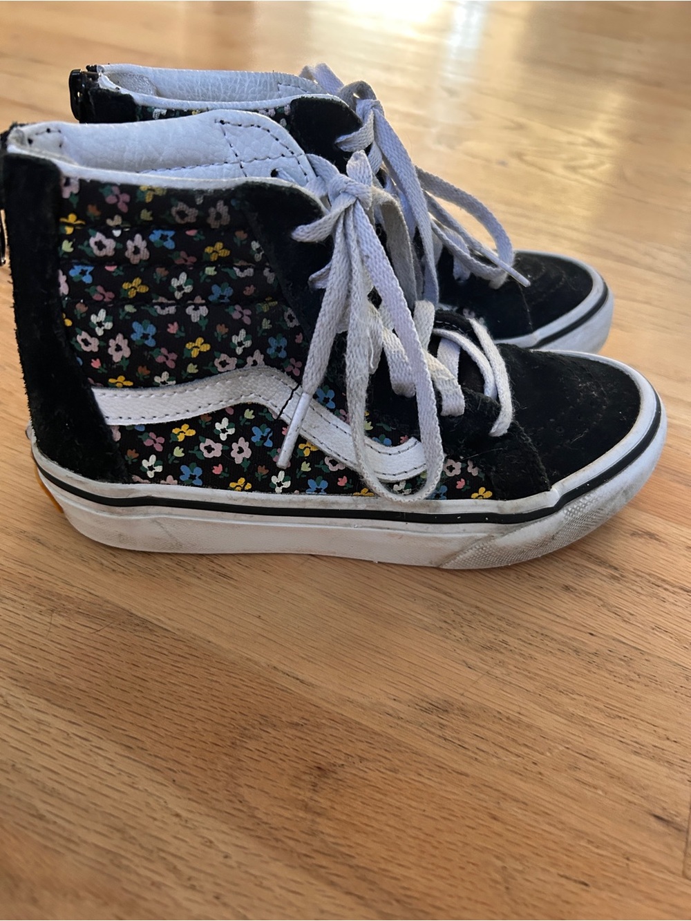 Skate shoes size 12 with zipper